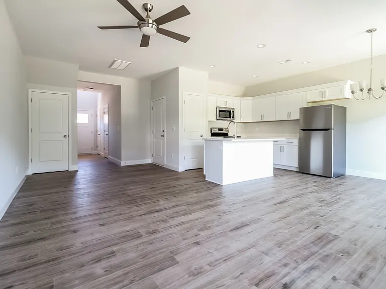 124 Cannon Dr — Photo 4