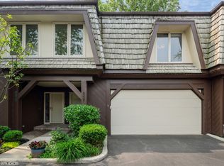 1561 Winnetka Rd, Glenview, IL 60025