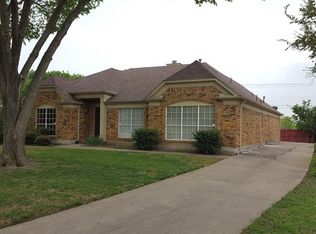 1301 Huntington Dr, Mesquite, TX 75149