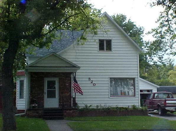 520 Terry Ave, Larimore, ND 58251