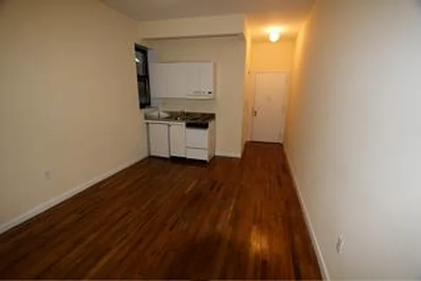 Rented by Robyn Lee, LREB | media 22