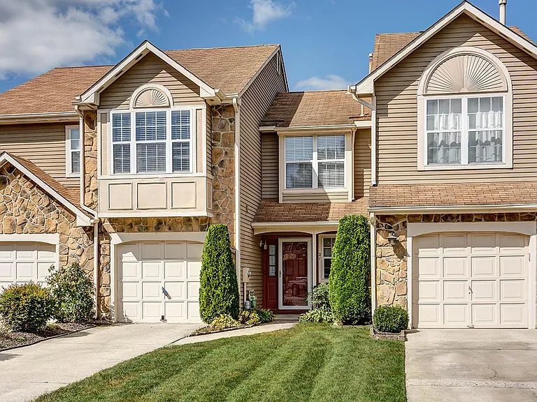 21 Claver Hill Way — Photo 2