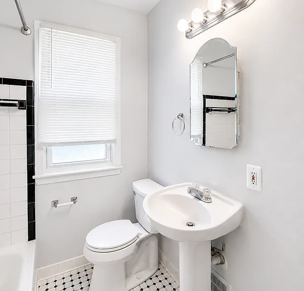 15552 Woodworth St — Photo 7