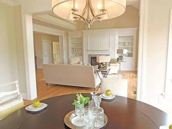 3rd image of 23 Woodmere Dr #13