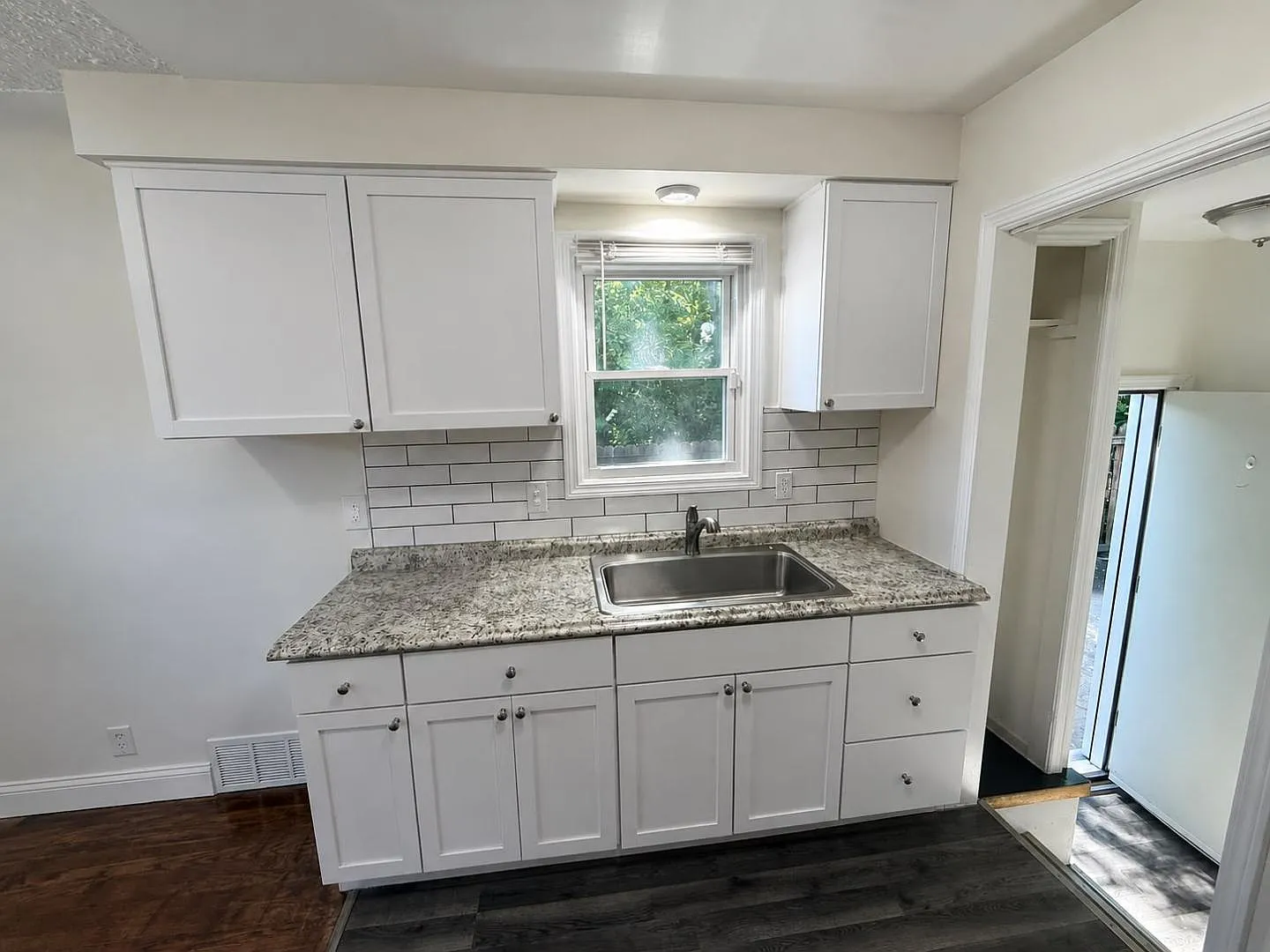 11031 Courville St — Photo 3