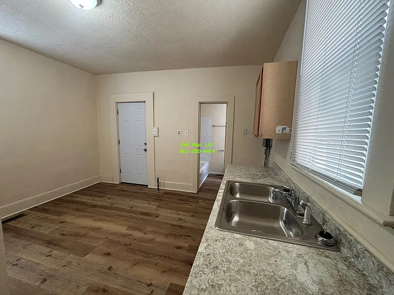 527 N Lemcke Ave — Photo 12