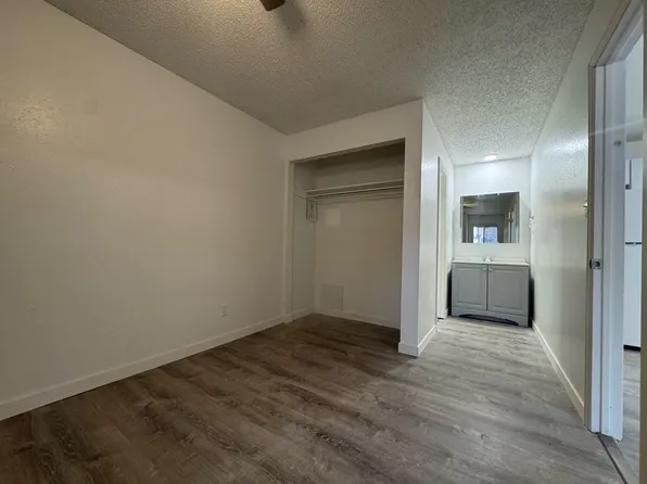 2170 N 10th St #3, Laramie, WY 82072