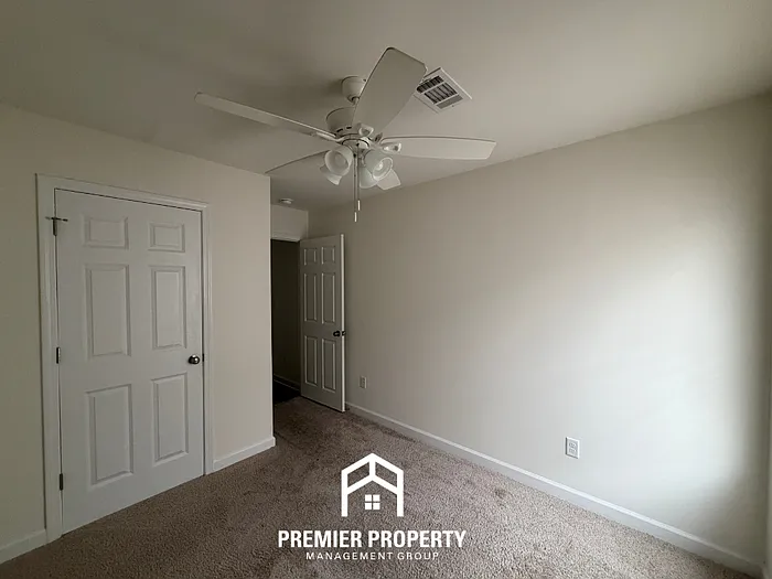 208 Bradford Cir — Photo 10