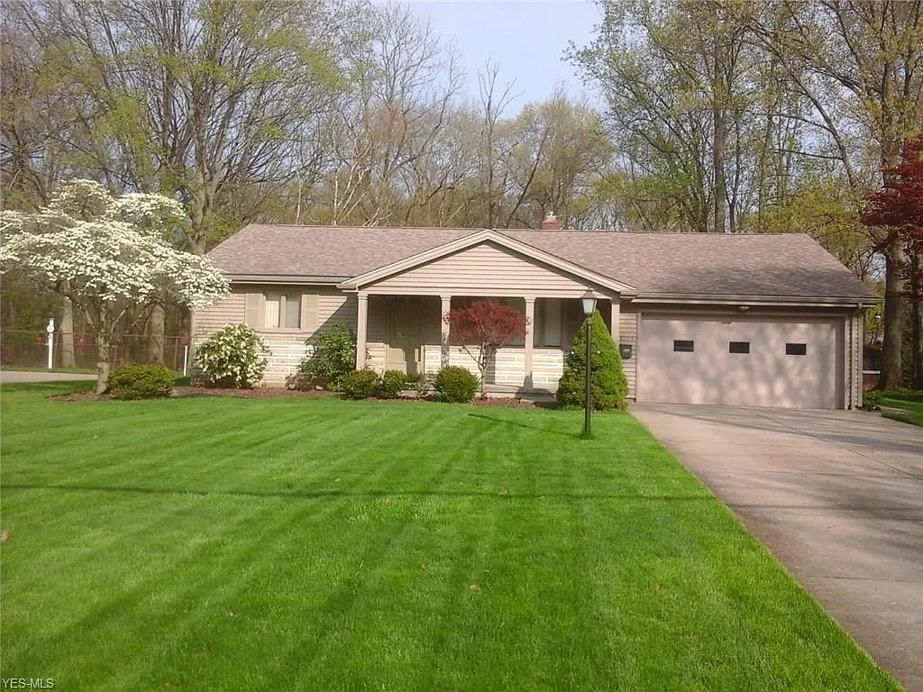 1709 Lancaster Dr photo 1