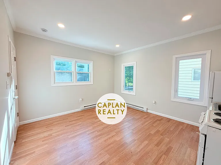 736 Savin Ave — Photo 1