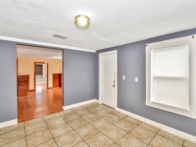 10 Milton St #2 — Photo 9