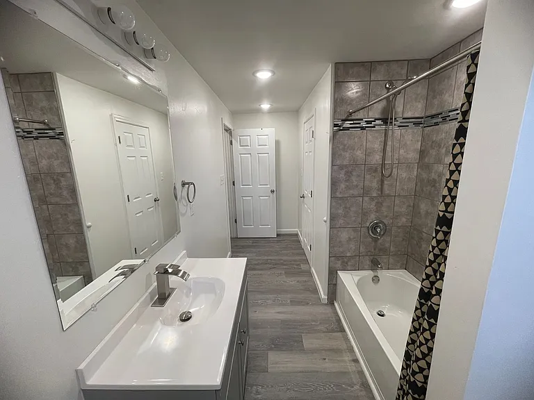 148 Gray St #2 — Photo 8