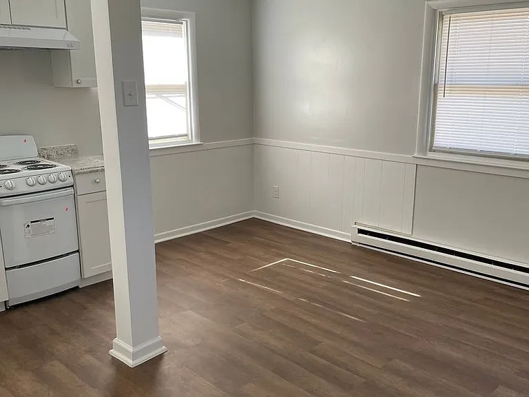 Chestnut Street Apartments — Photo 13