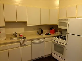 Rented by R New York