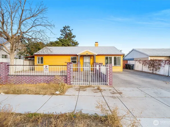 9848 Parkway Drive NE, Moses Lake, WA 98837