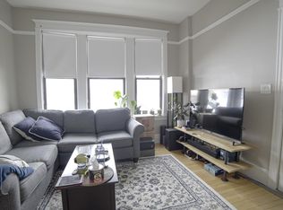 2117 N Kedzie Blvd APT 03R, Chicago, IL 60647