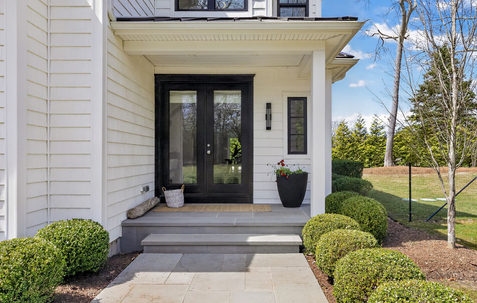  Coastal living 