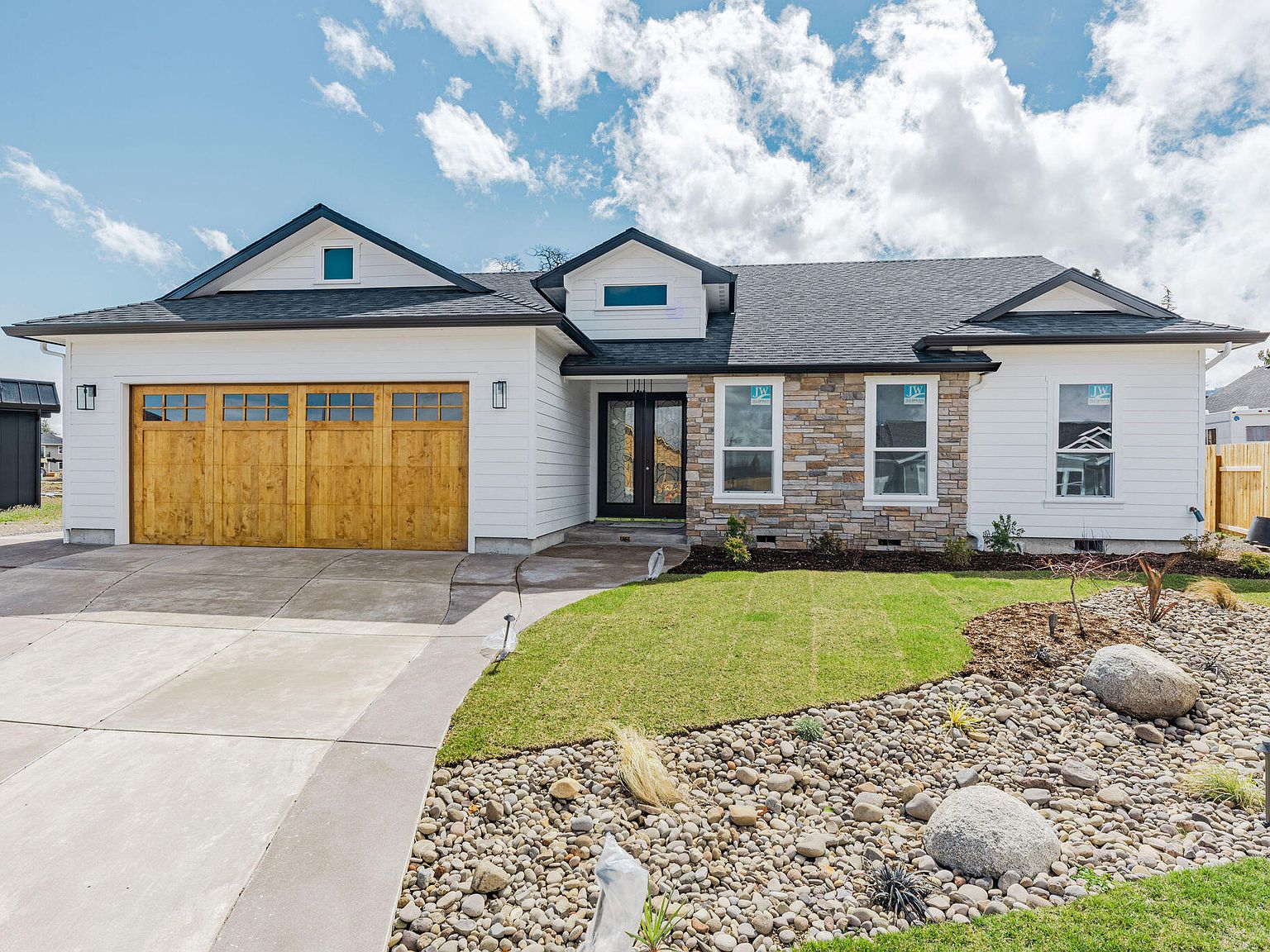 307 Emily Ln, Phoenix, OR 97535 MLS 220161413 Zillow