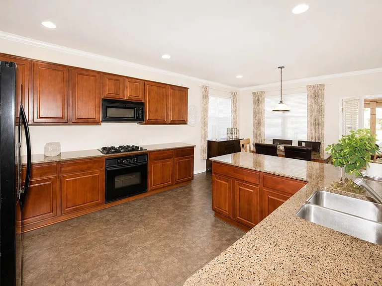1210 Ritter Dr — Photo 2