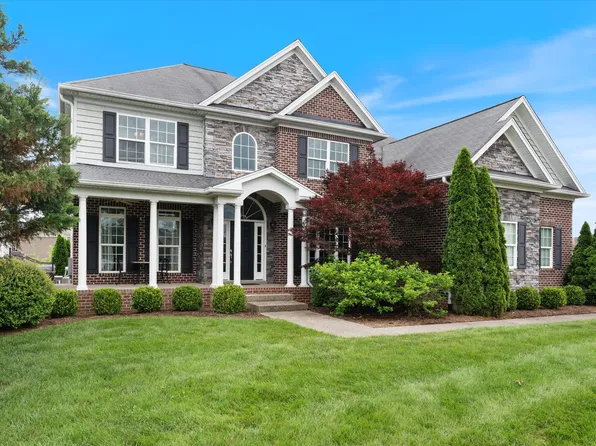 302 Lauderdale Ct, Thompsons Station, TN 37179