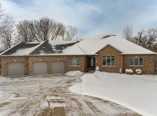 3153 Frankel Ln SW, Rochester, MN 55902