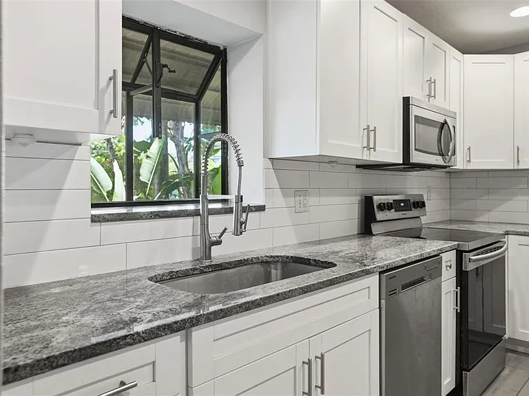 727 N Himes Ave — Photo 18