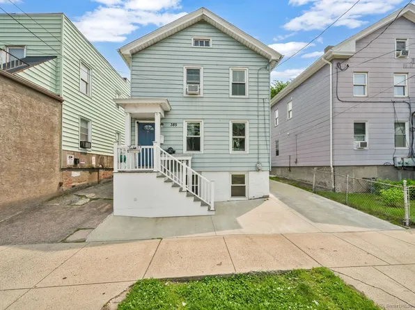 385 Blatchley Avenue, New Haven, CT 06513