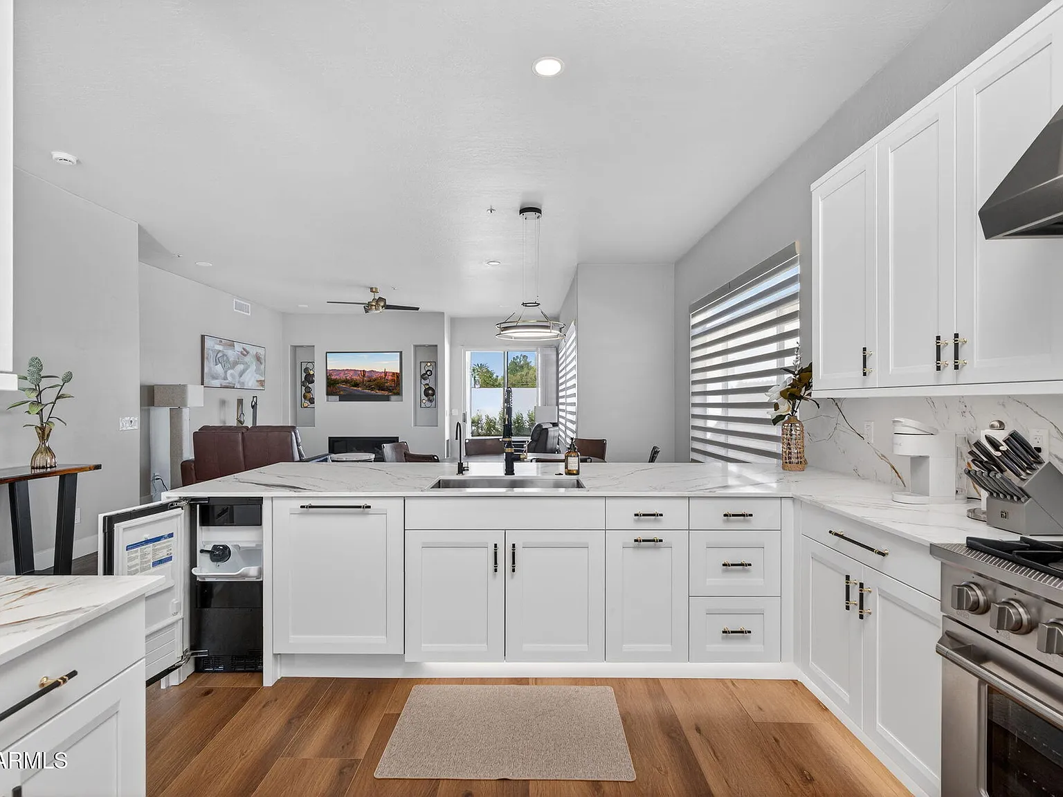 3 bed, 1922 sqft, $8,500 — Photo 4