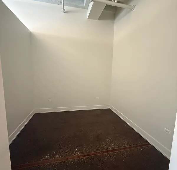 28 E Adams St — Photo 8