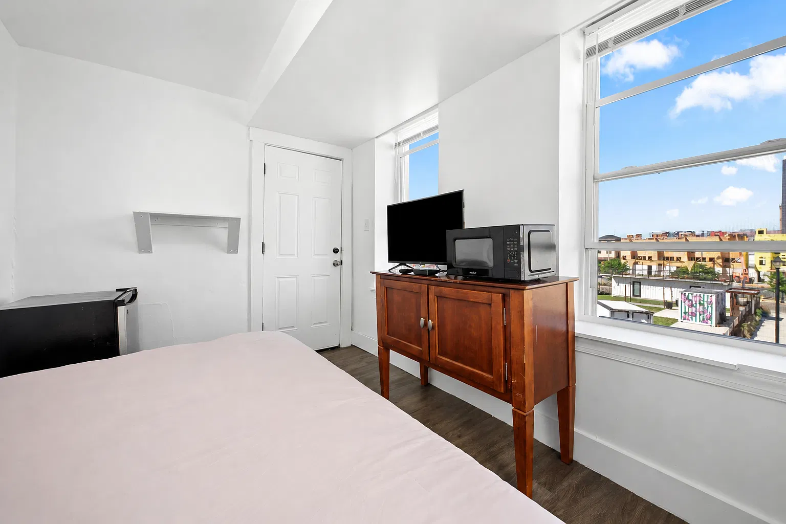 133-135 Saint James Place — Photo 2