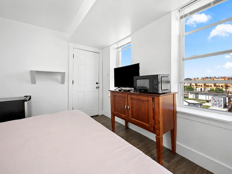 133-135 Saint James Place