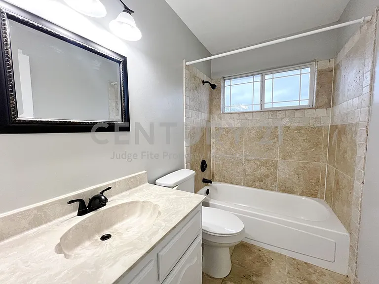 4460 Junction Dr — Photo 13