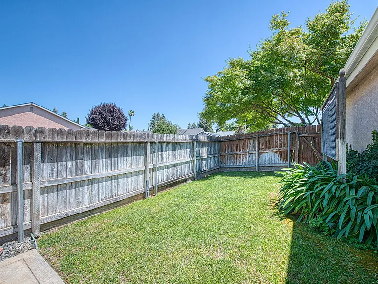 6053 N Mitre Ave — Photo 41