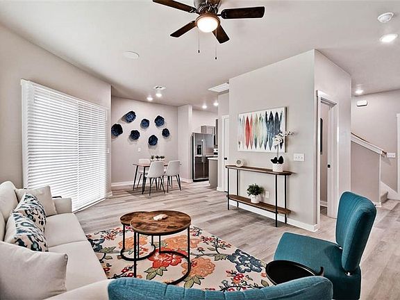 3rd image of 281 W Ash St #3