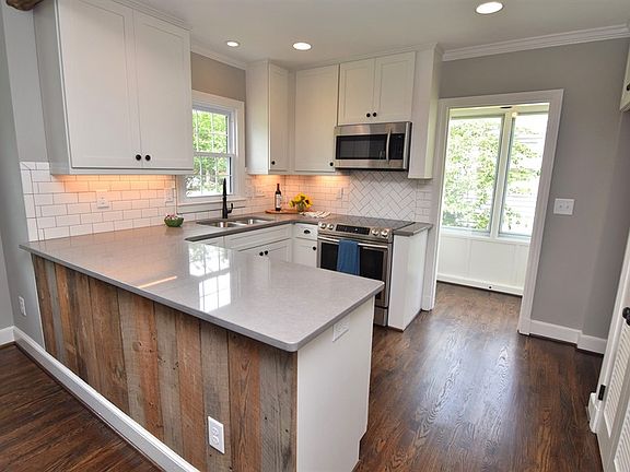 4th image of 1110 Grayland St