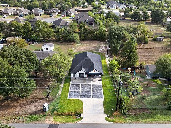 2nd image of 3708 Shirley Dr