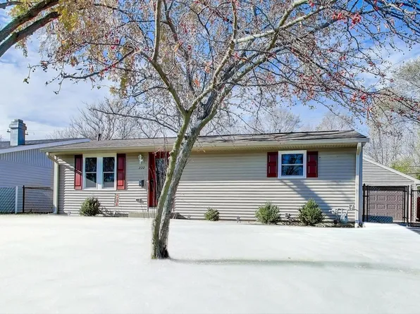 222 Harrison St, Carpentersville, IL 60110