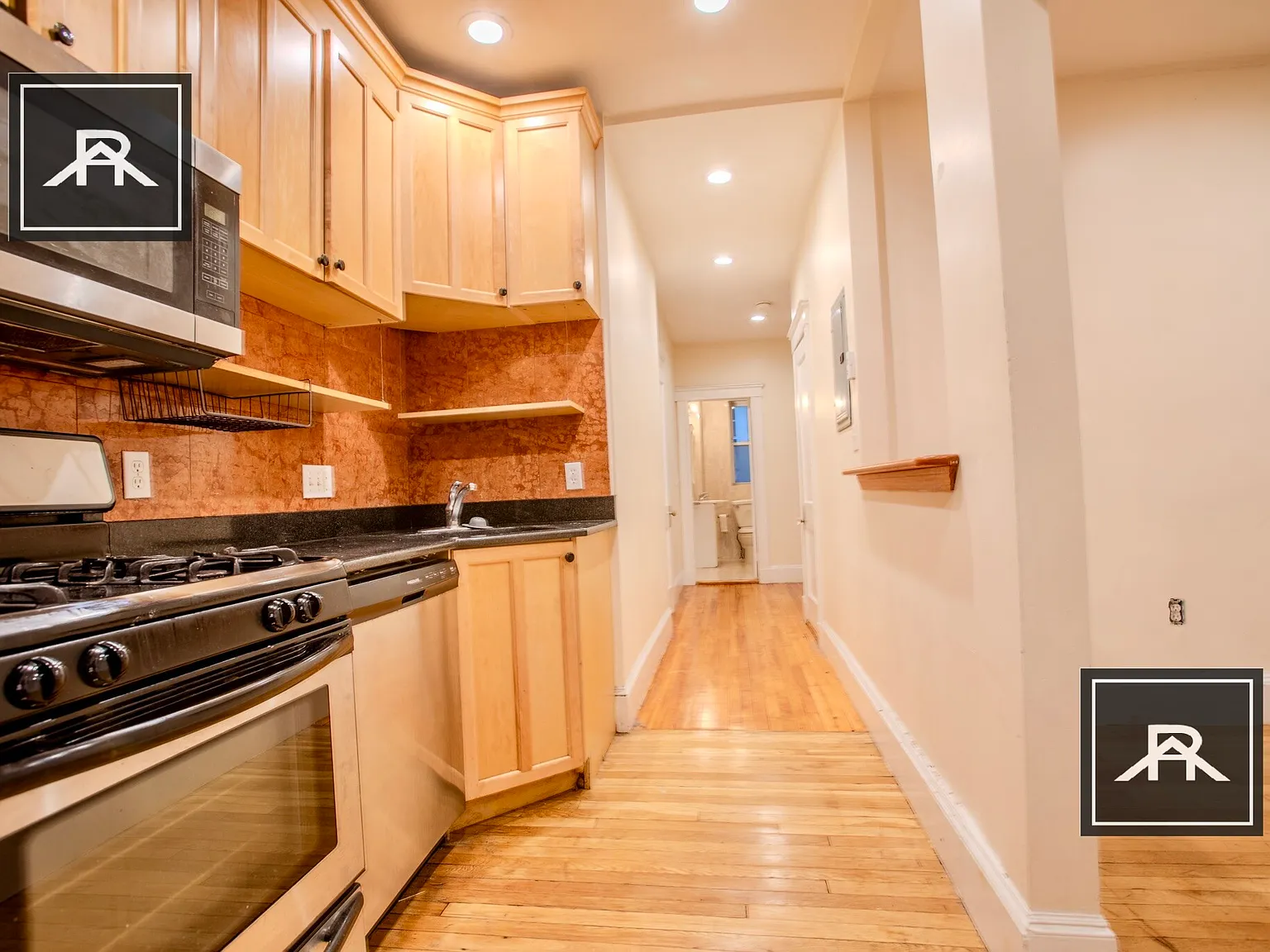 4 bed, 3.0 bath, 1200 sqft, $6,900 — Photo 2