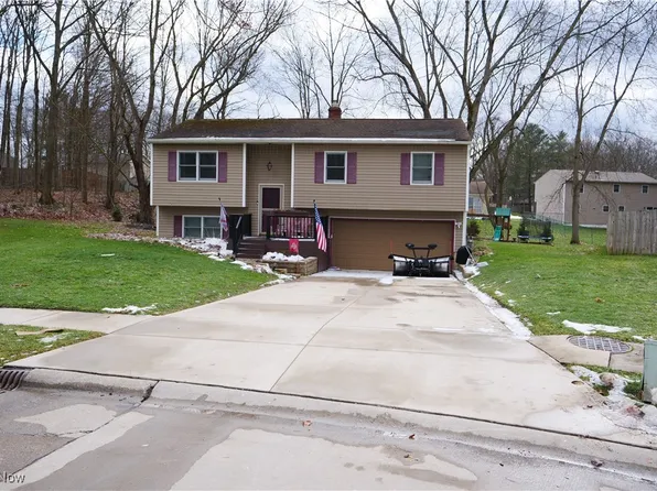 1906 Lowell Cir, Brunswick, OH 44212