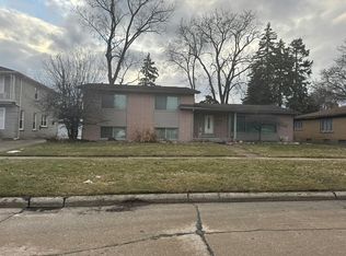 24711 Seneca St, Oak Park, MI 48237