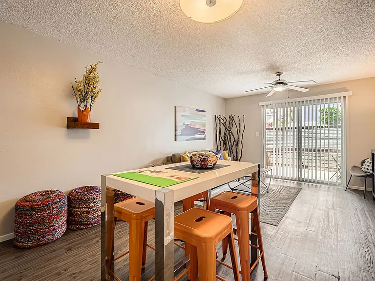 Element Austin Apartments — Photo 15
