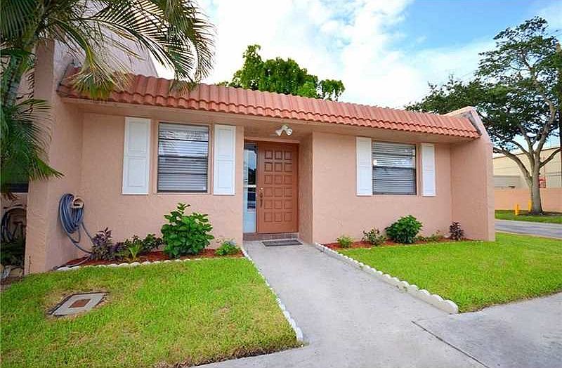 1st image of 33 Seville Cir