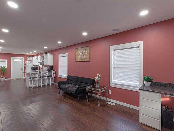 4th image of 1713 23rd St