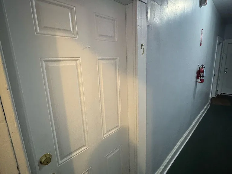408 Charles St #5 — Photo 7