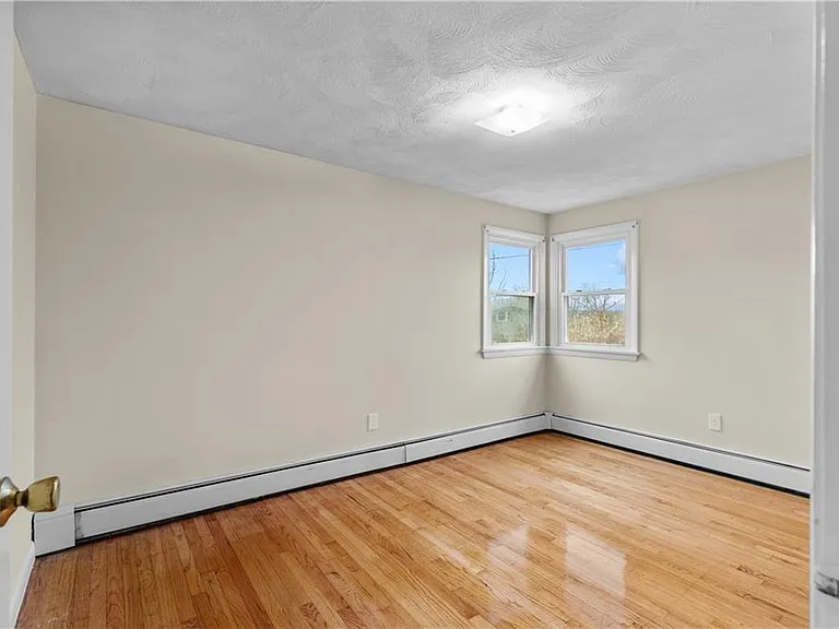 106 Norseman Dr — Photo 16