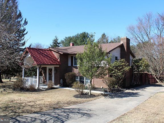 2nd image of 4402 Klee Ct