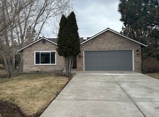 63673 Boyd Acres Rd, Bend, OR 97701