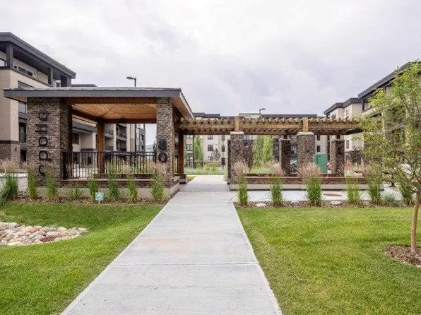 80 E Greenbriar Pl NW #3103, Calgary, AB T3B 6J4