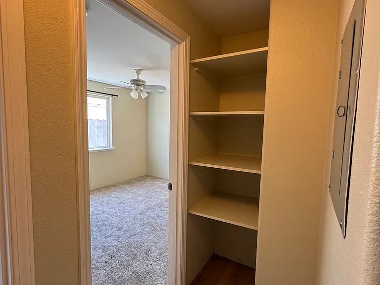 835 SW 10th St — Photo 14