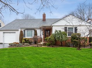 37 Winding Rd, Rockville Centre, NY 11570